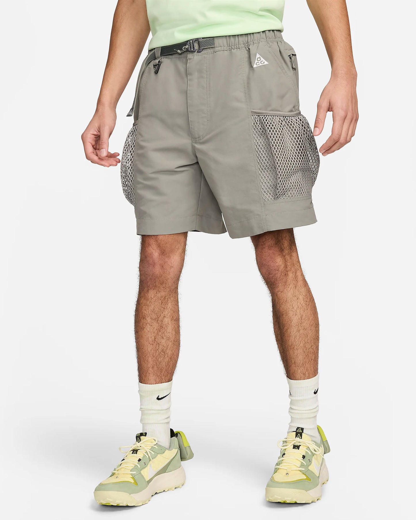 Nike "ACG "Snowgrass Cargo Shorts" M - Dark Stucco / Summit White