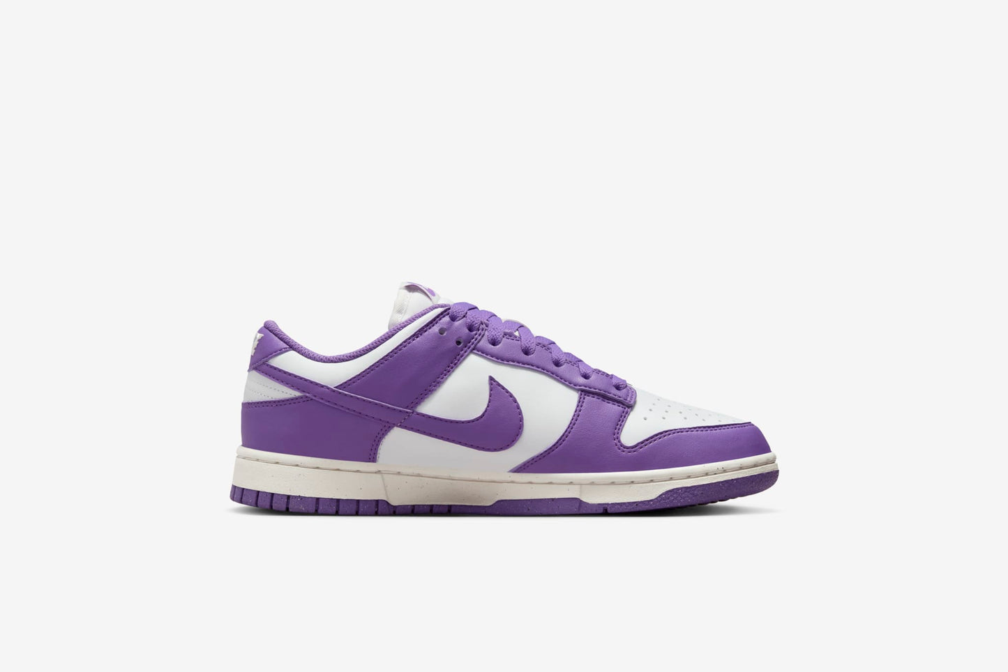 Nike "Dunk Low Next Nature" W - Summit White / Black Raspberry