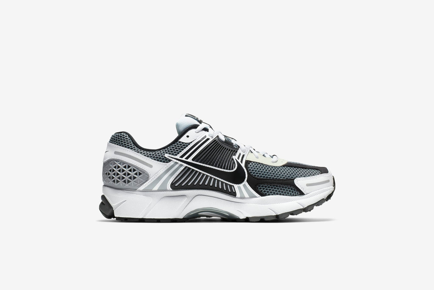 Nike "Vomero 5 SE SP"  M - Dark Grey / Black / White