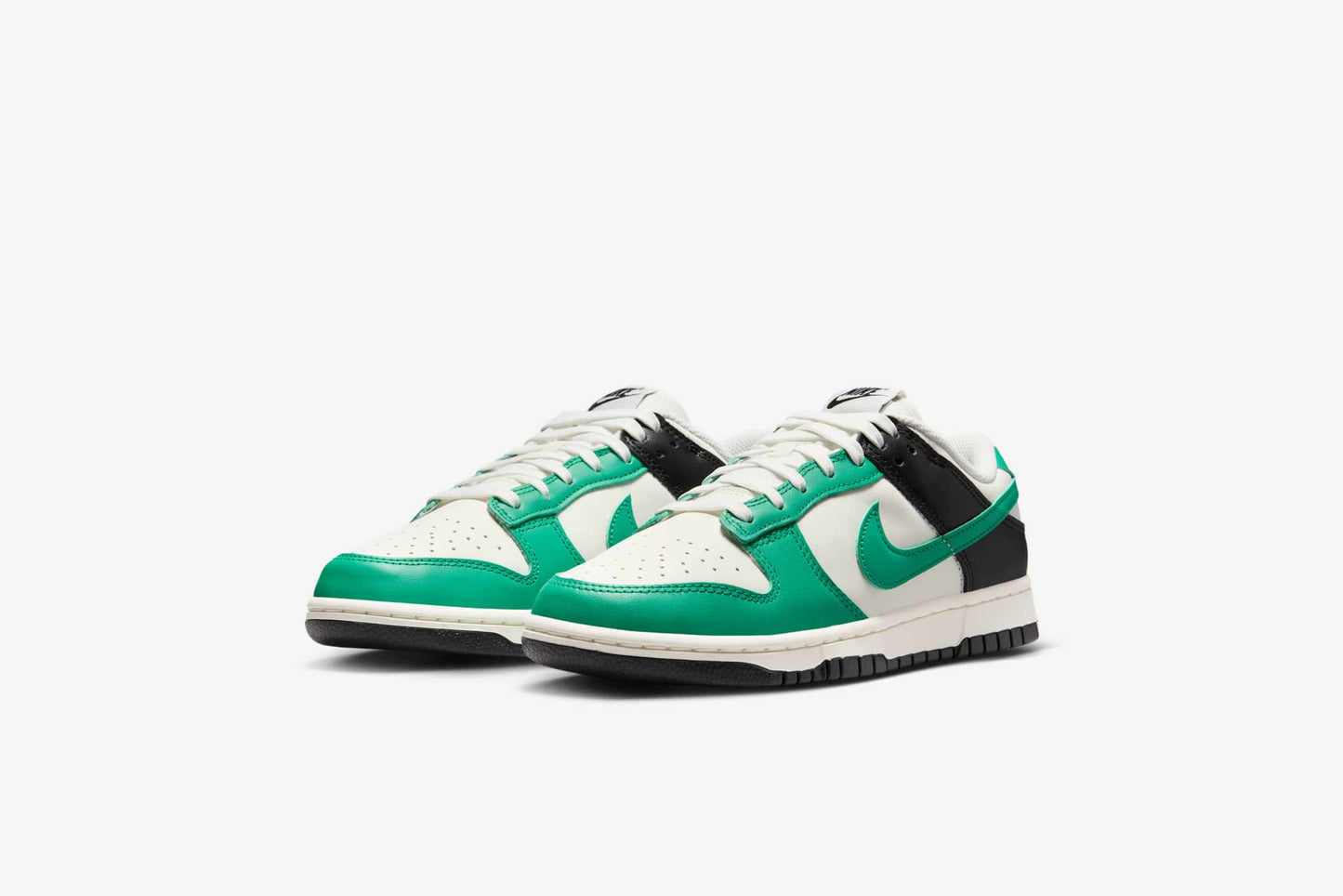 Nike "Dunk Low" W - Sail / Stadium Green