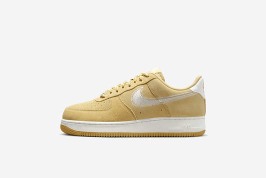 Nike "Air Force 1 '07 LV8"  M - Buff Gold / Sail