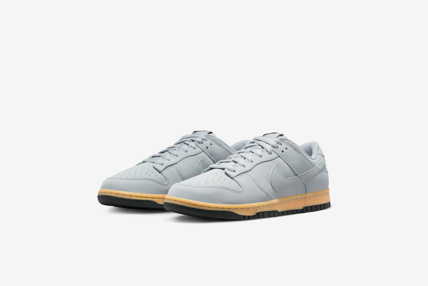 Nike "Dunk Low Retro SE" M - Wolf Grey / Wolf Grey / Gum Yellow