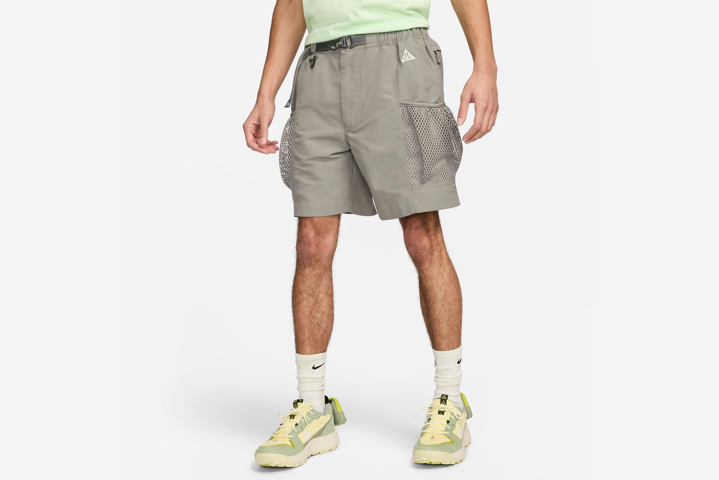 Nike "ACG "Snowgrass Cargo Shorts" M - Dark Stucco / Summit White