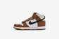 Nike "Dunk High Next Nature" W - Light British Tan / Black / White