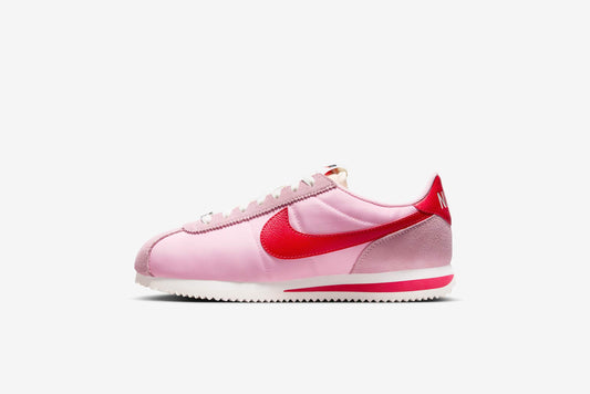 Nike "Cortez TXT" W - Medium Soft Pink / Red / Sail