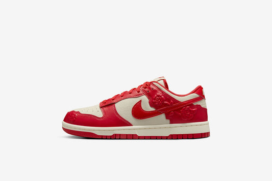 Nike "Dunk Low" W - Coconut Milk / University Red