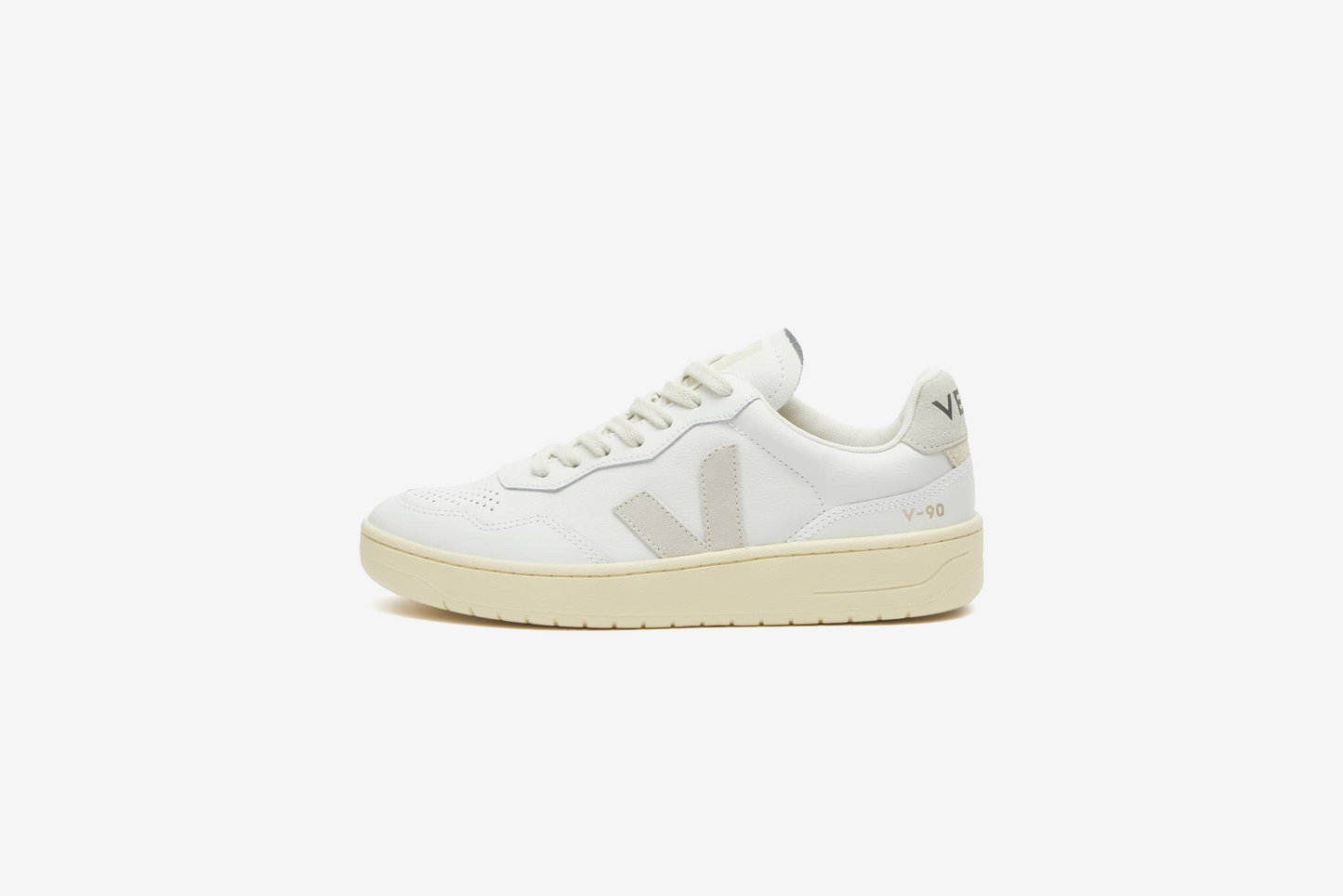 Veja "V-90 O.T. Leather"  M - Extra White / Natural