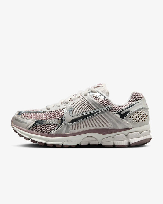 Nike "Vomero 5" W - Vast Grey / Metallic Silver