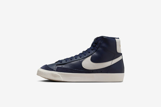 Nike "Blazer Mid '77" W - Obsidian / Phantom / Sail